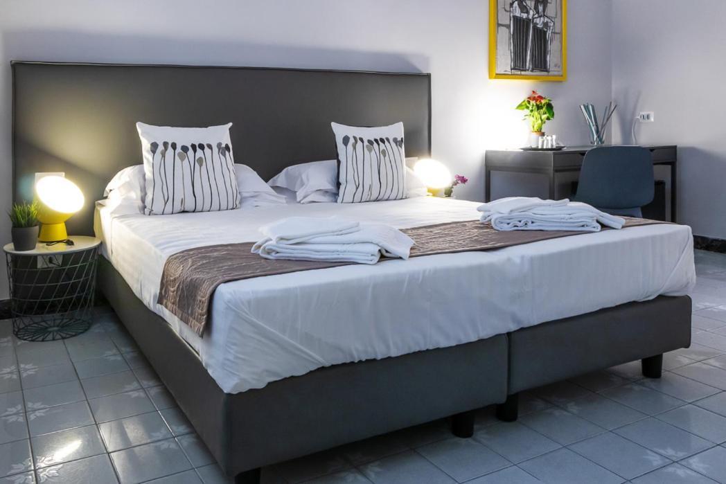 Re Vittorio De Luxe Bed & Breakfast Messina Exterior photo