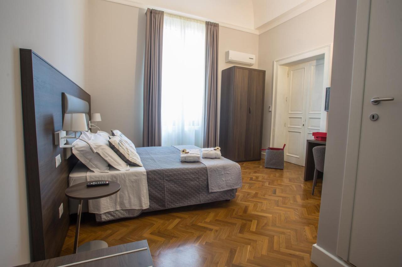 Re Vittorio De Luxe Bed & Breakfast Messina Exterior photo